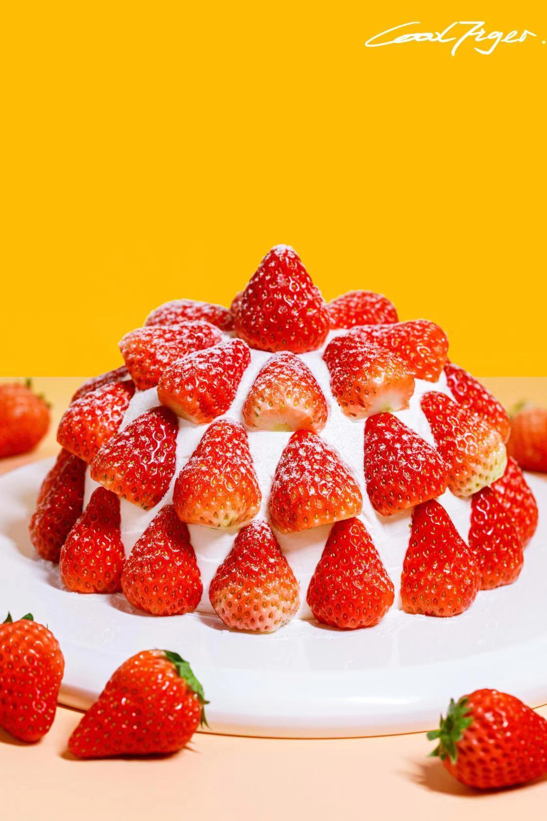 草莓满满蛋糕